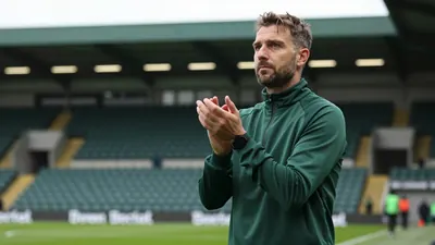 Glentoran are preparing to make an approach for former Northern Ireland manager Ian Baraclough as their top candidate to...